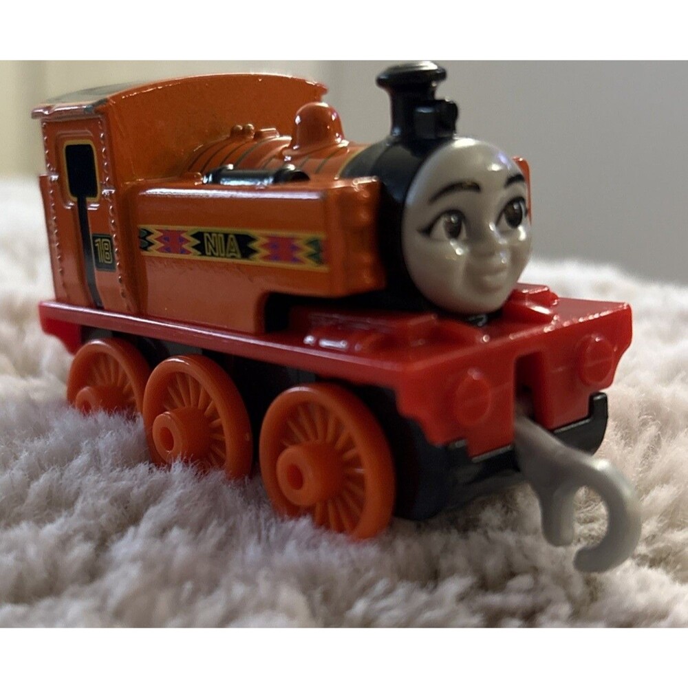 Nia Thomas the Train Tank Engine Diecast Plastic Friends Pull Along Trackmasters
